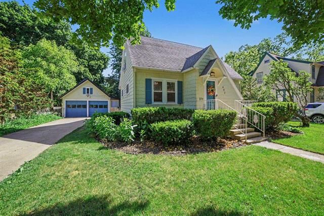 Property Photo: 402 E May Street MI 48858