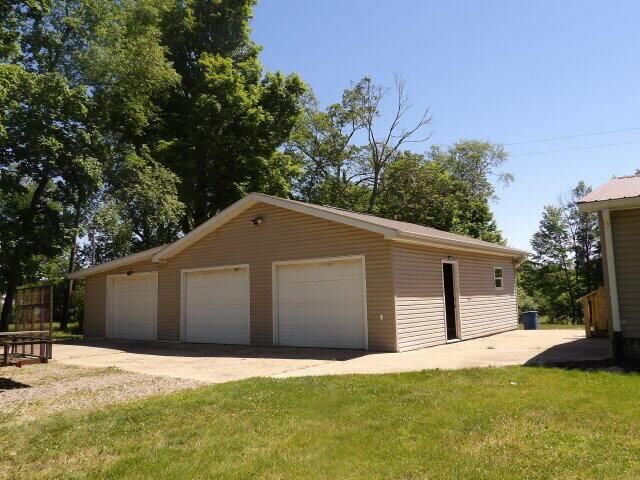 Property Photo:  797 N Snow Prairie Road  MI 49094 