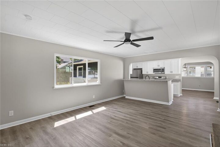 Property Photo: 1073 Scenic Blvd VA 23322