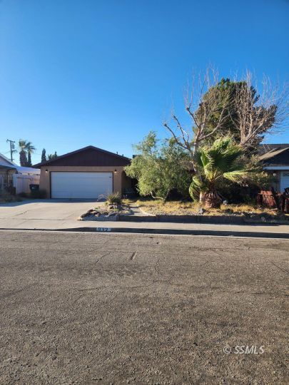 Property Photo: 932 W Langley Ave CA 93555