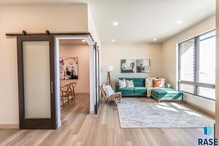 Property Photo:  2803 S Terry Ave  SD 57106 