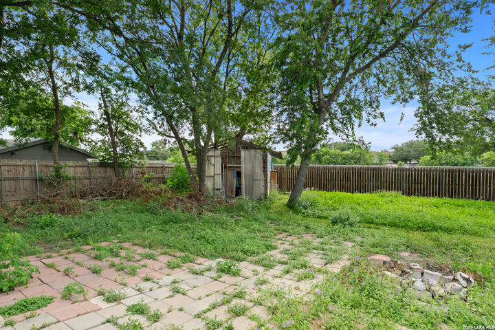 Property Photo:  506 Parkview Dr  TX 78148 