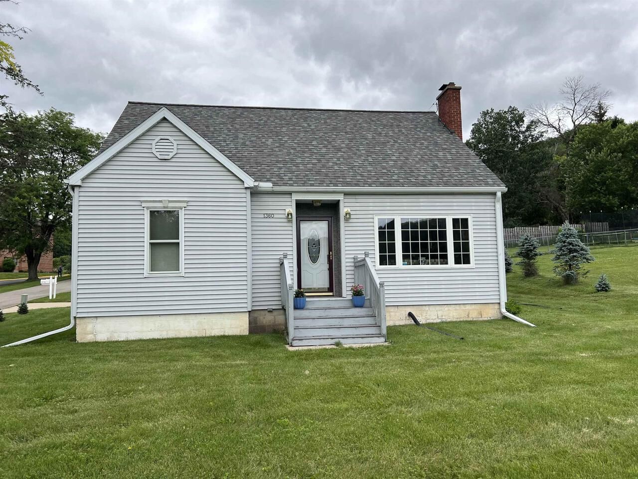 Property Photo:  1360 W Seminary Street  WI 53581 