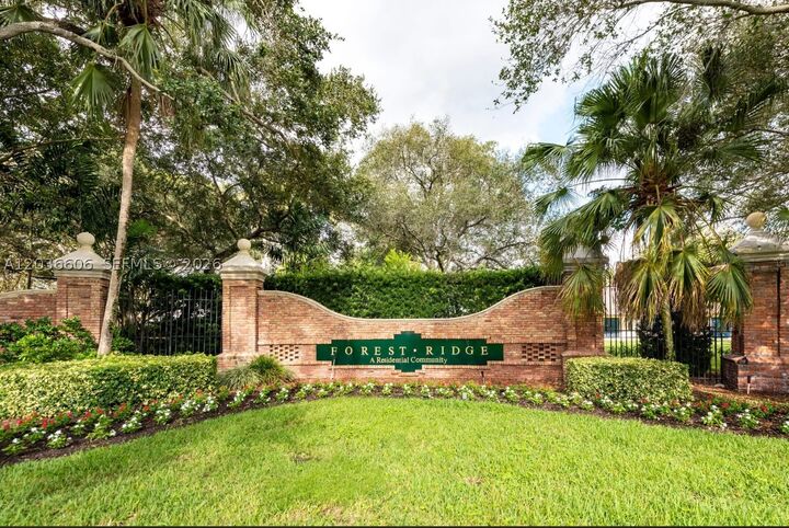 Property Photo: 8815 Woodside Ct FL 33328