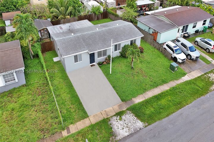 Property Photo:  5701 SW 37th St  FL 33314 