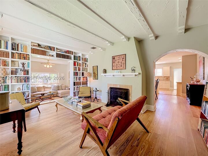 Property Photo:  1029 Harrison St  FL 33019 