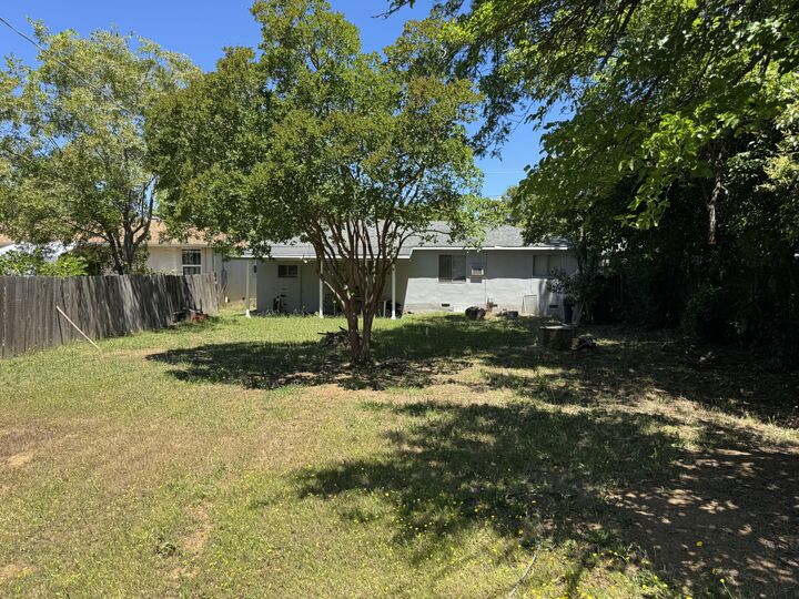 Property Photo:  1015 Gold Street  CA 96001 