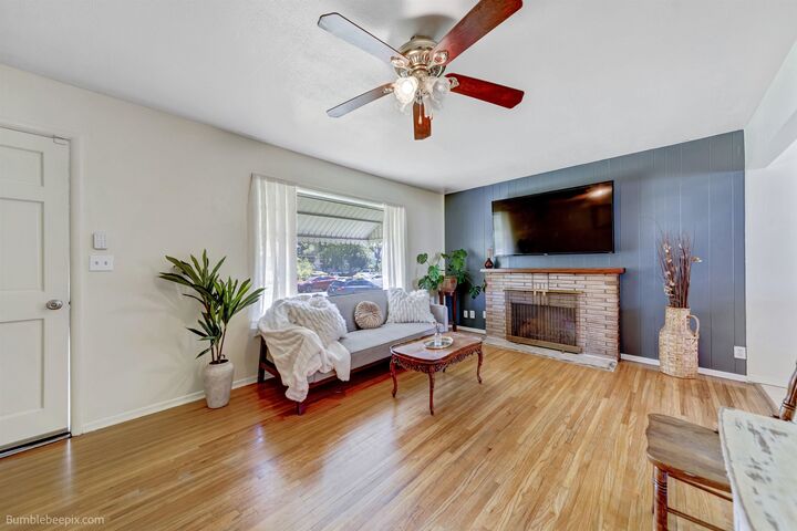 Property Photo:  1024 W Cleveland Ave  WA 99205 