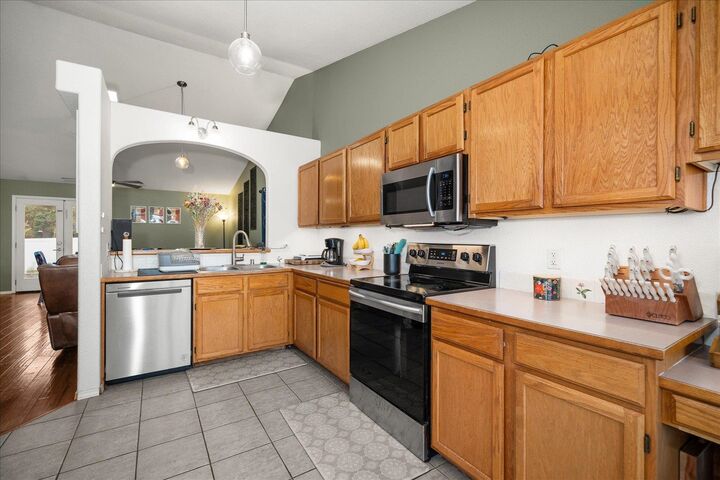 Property Photo: 1222 N Fairway Rd WA 99019