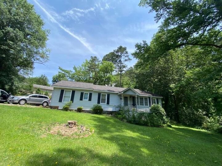 Property Photo: 14 Pasadena Avenue SC 29605-2304
