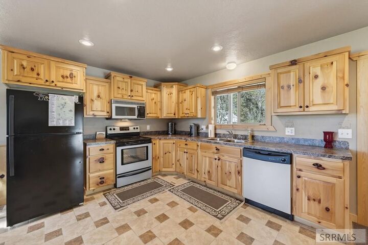 Property Photo:  2777 Pinehaven Drive  ID 83429 