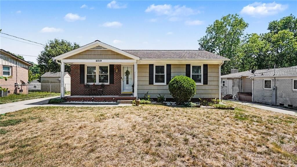 Property Photo:  2319 Glenhaven Drive  NC 27406 