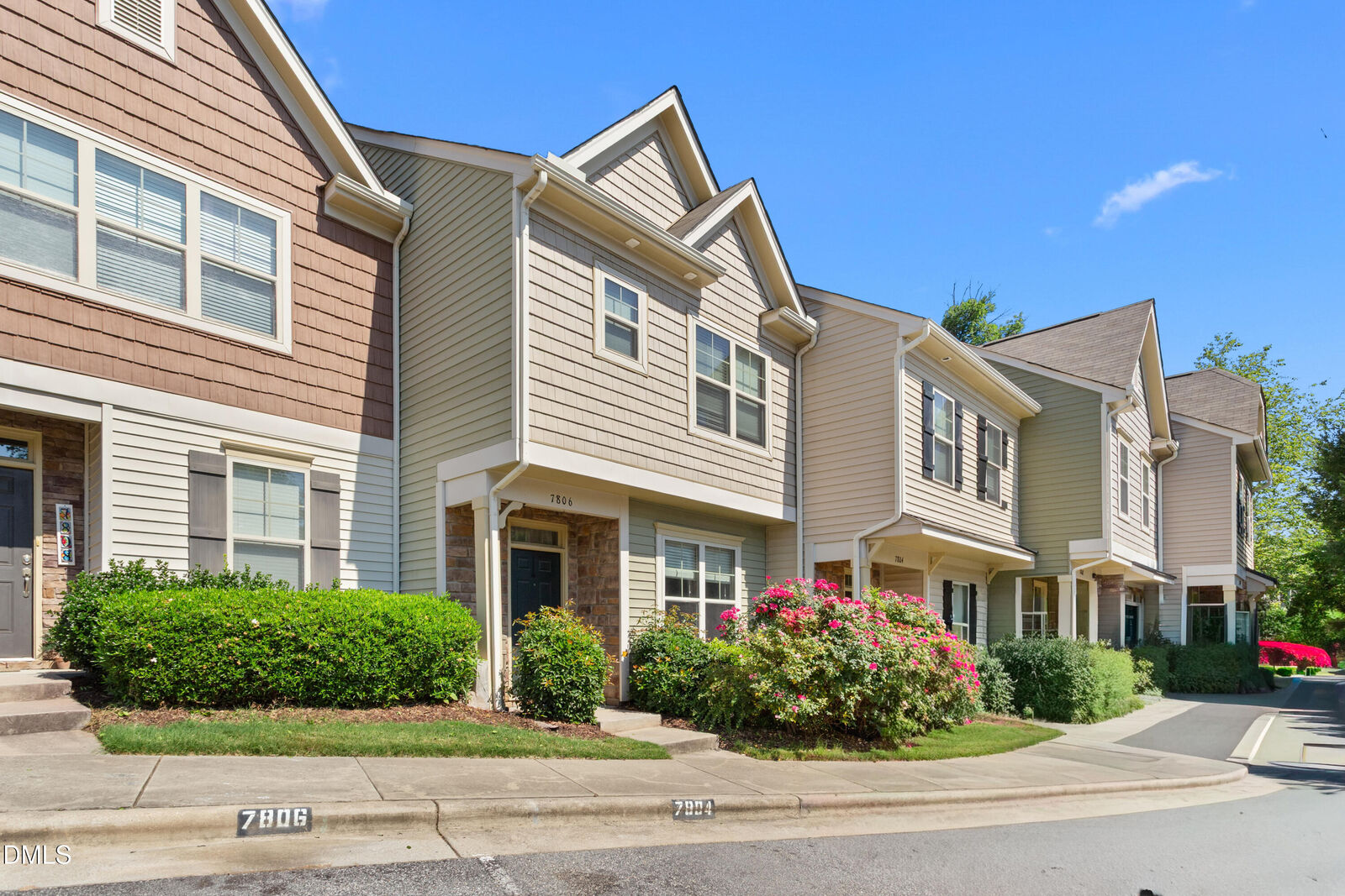 Property Photo:  7806 Allscott Way  NC 27612 