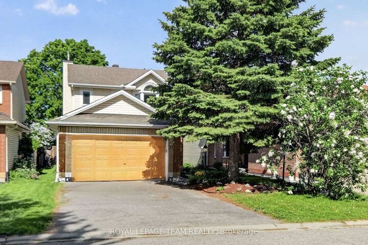 11 Avonhurst Avenue — photo 1