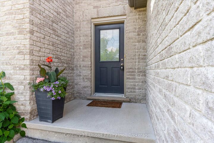 Property Photo:  120 Donegal Drive  ON N3T 6N4 