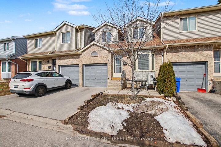 Property Photo: 90 Lawrence Avenue 93 ON L9W 4J5