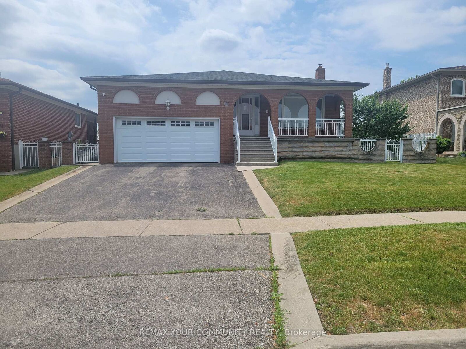 Property Photo: 17 Harris Crescent ON L4L 1R7