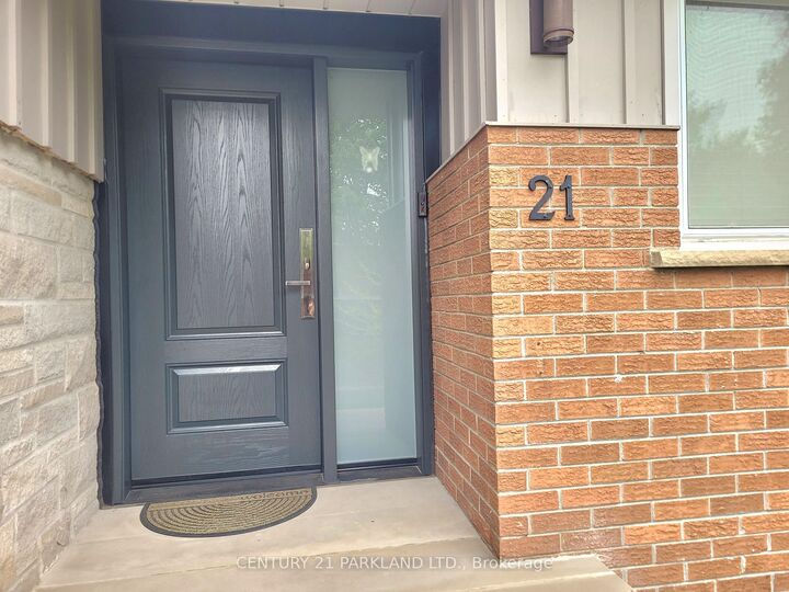 Property Photo: 21 Heda Court ON L1N 5Y9