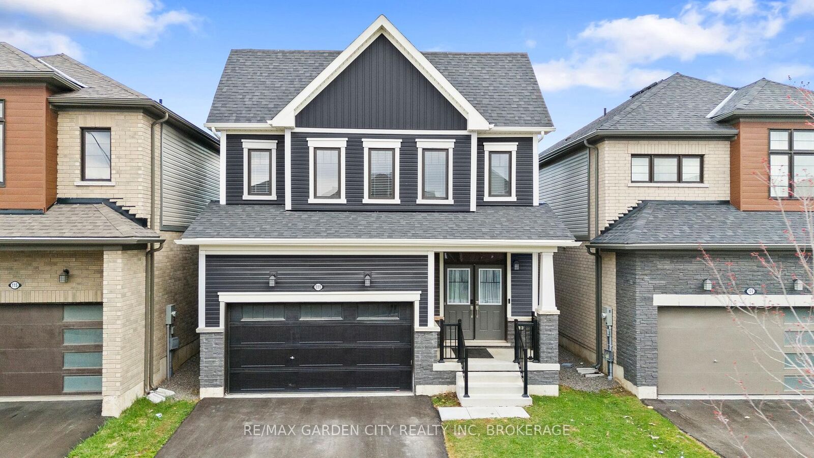 Property Photo:  111 Sunflower Crescent  ON L3B 0L1 
