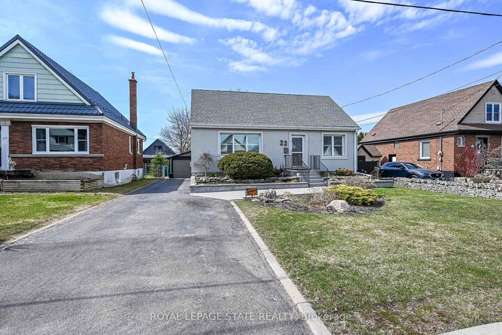Property Photo:  22 Marion Place  ON L8G 1R7 