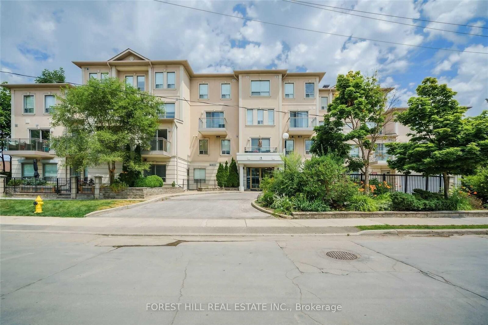 Property Photo:  9 Greenbriar Road 103  ON M2K 1H4 
