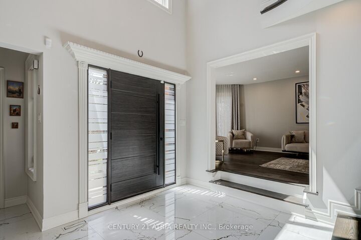 Photo de la propriété:  399 Tareyton Road  ON L4C 3X8 