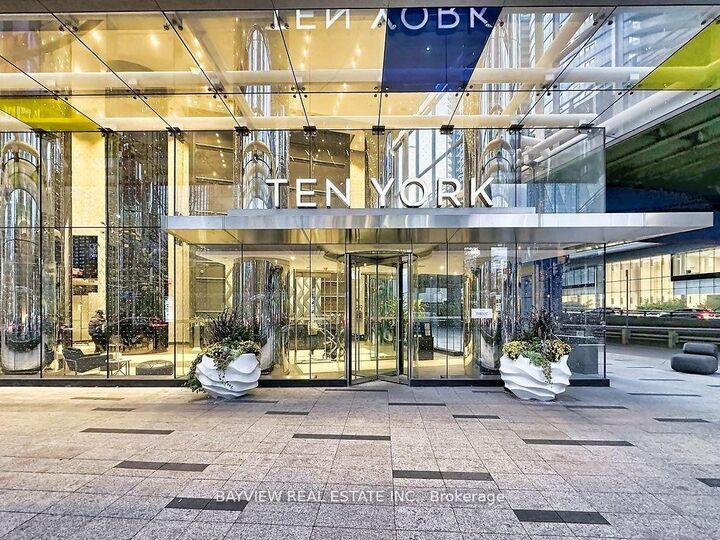 10 York Street 4110 — photo 1