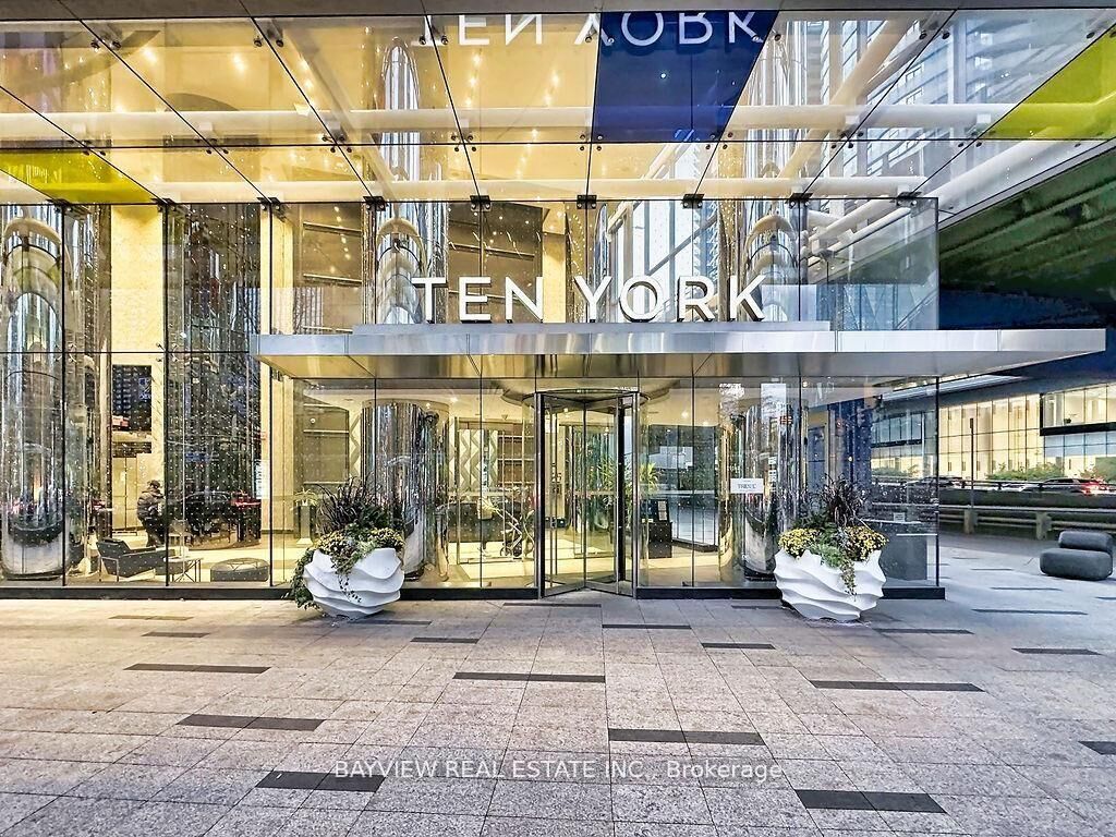 Property Photo:  10 York Street 4110  ON M5J 2Z2 