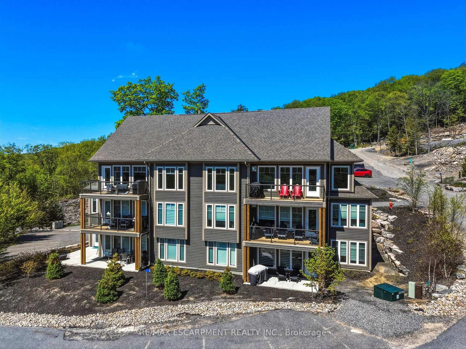 Property Photo:  2 Tree Tops Lane 301  ON P1H 0B8 