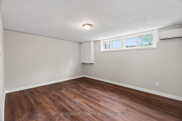 Property Photo: 450 Pond Mills Road 2 ON N5Z 4X2