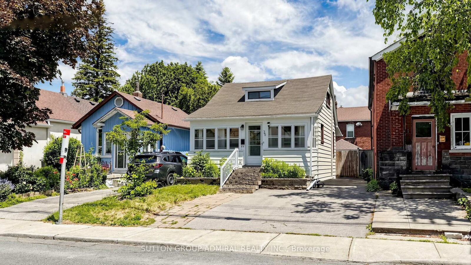 Property Photo:  75 Rockcliffe Boulevard  ON M6N 4R4 