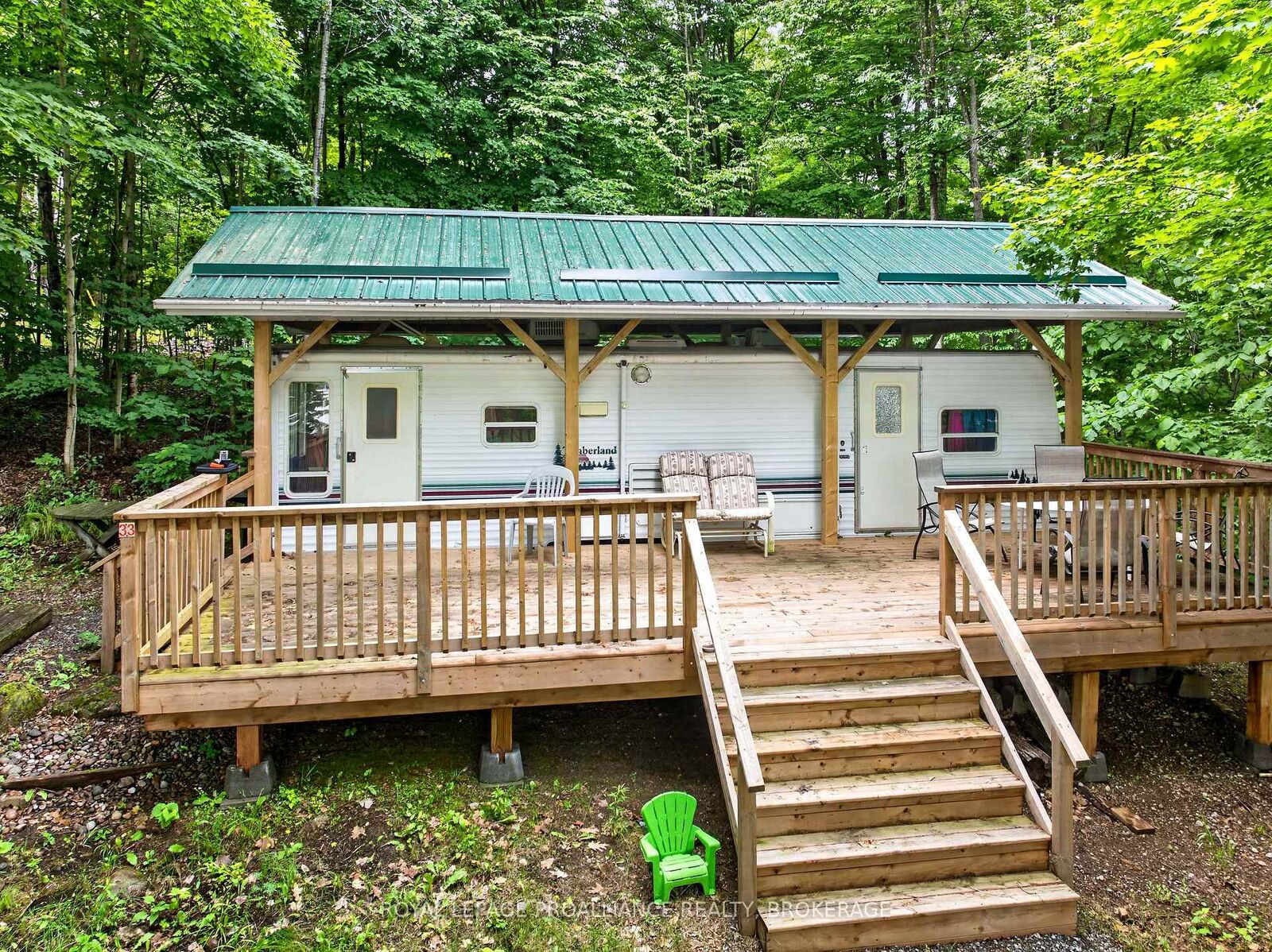 Property Photo: 9 Glenford Lane 33 ON K0H 1T0