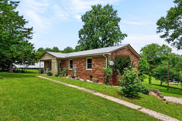 Property Photo: 194 Meadowbrook Cir TN 38570
