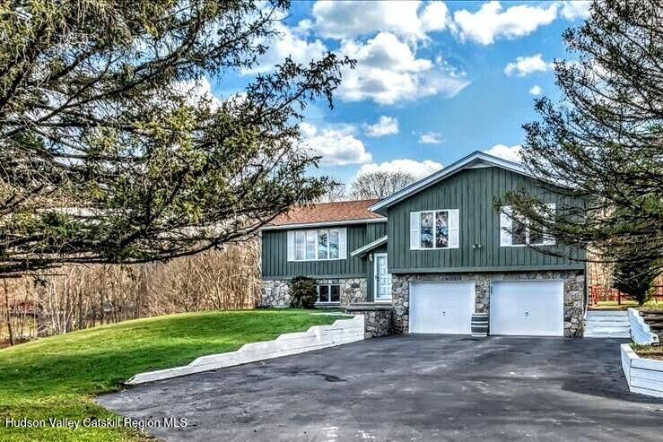 Property Photo: 28 Hennett NY 12184