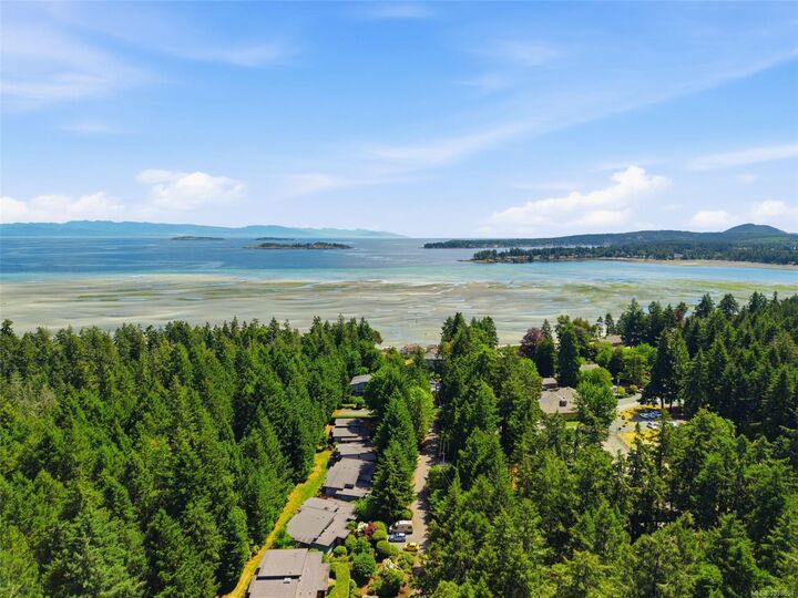 Property Photo:  1059 Tanglewood Pl #53  BC V9P 2E4 