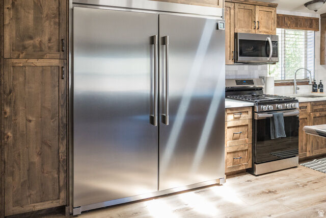 Property Photo: 1538 E Steinaker Way UT 84046