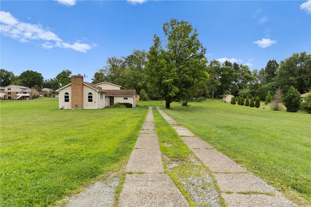 Property Photo:  2619 Linda Dr  PA 15668 