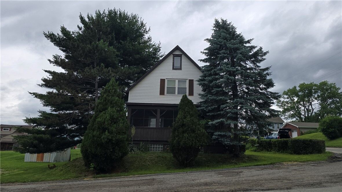 Property Photo:  433 Lemon Ave  PA 15132 