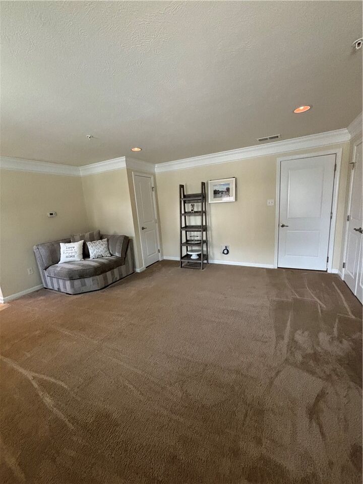 Property Photo: 607 Shelley Ln PA 15090