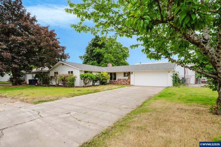 Property Photo:  4808 38th Pl NE  OR 97305 