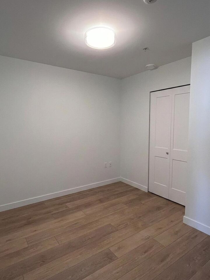 Property Photo:  4933 Cladendon Avenue 107  BC B5R 0J6 