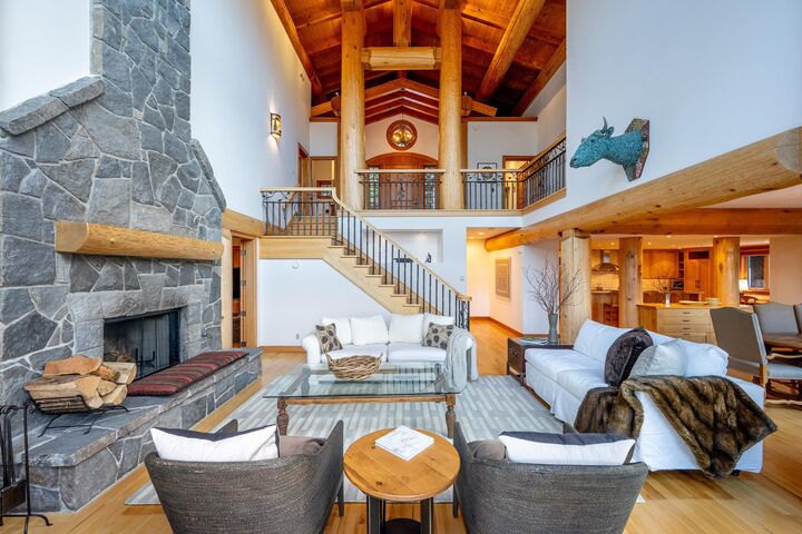 3826 Sunridge Drive — photo 1
