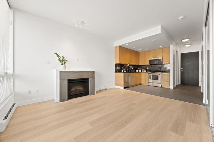 Property Photo: 2528 Maple Street 308 BC V6J 0B5