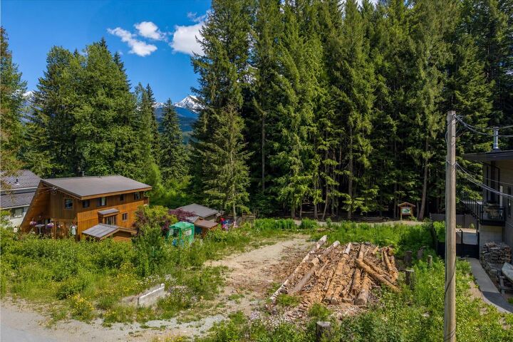 Property Photo: 8354 Rainbow Drive BC V8E 0G1