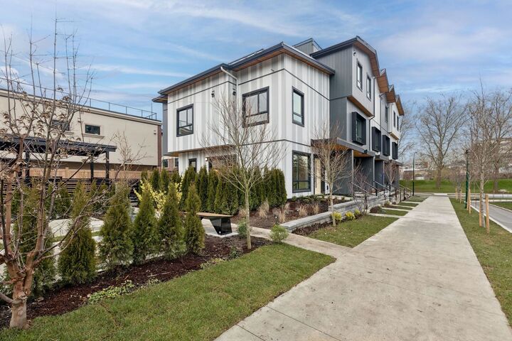 4817 Laurel Street — photo 1