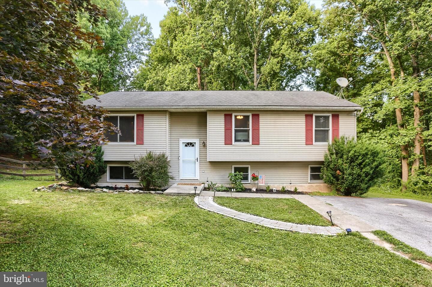 Property Photo:  6 Blue Bird Trail  PA 17320 