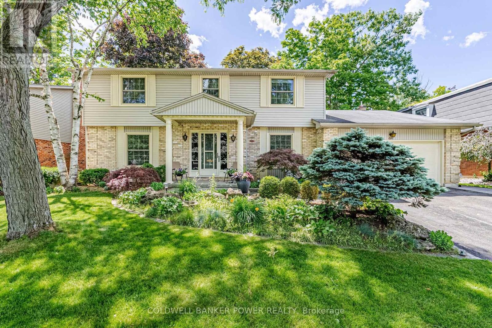 Property Photo: 64 Leland Place ON N6K 1S6