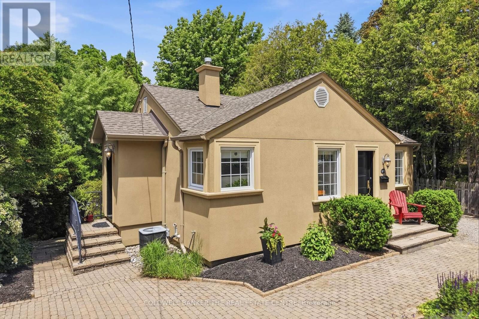 Property Photo:  519 College Street  ON L3Y 1C7 