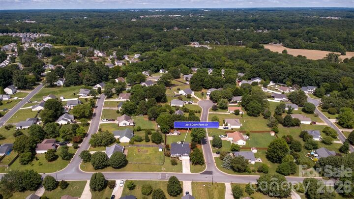 Property Photo: 2915 Dairy Farm Drive NC 28110