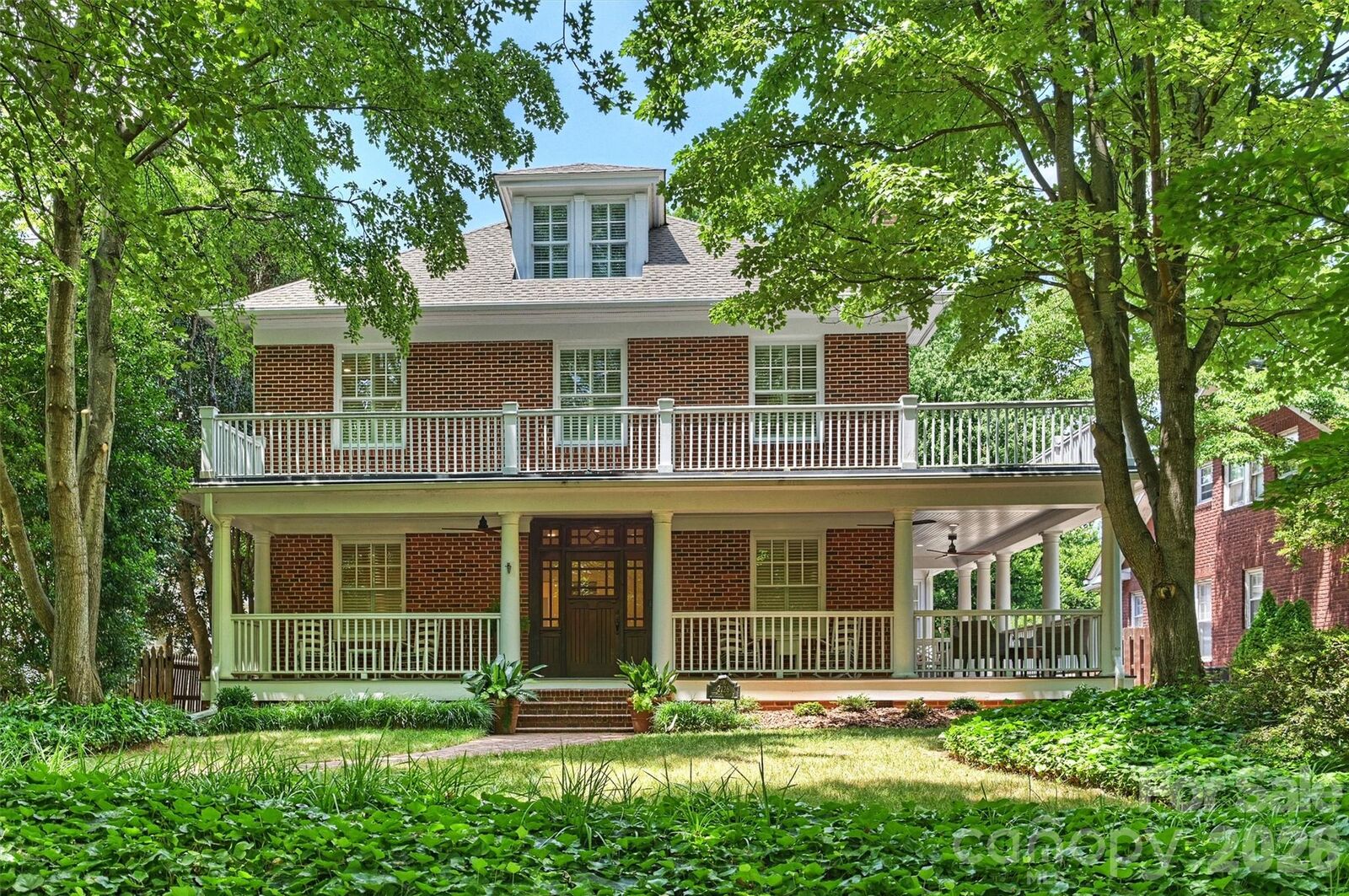 Property Photo: 2126 Dilworth Road E NC 28203